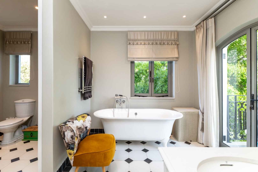 5 Bedroom Property for Sale in Val De Vie Estate Western Cape